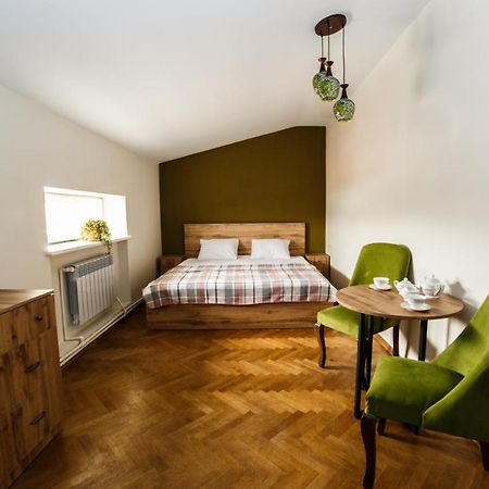 Red Castle Hotel Jerevan Buitenkant foto