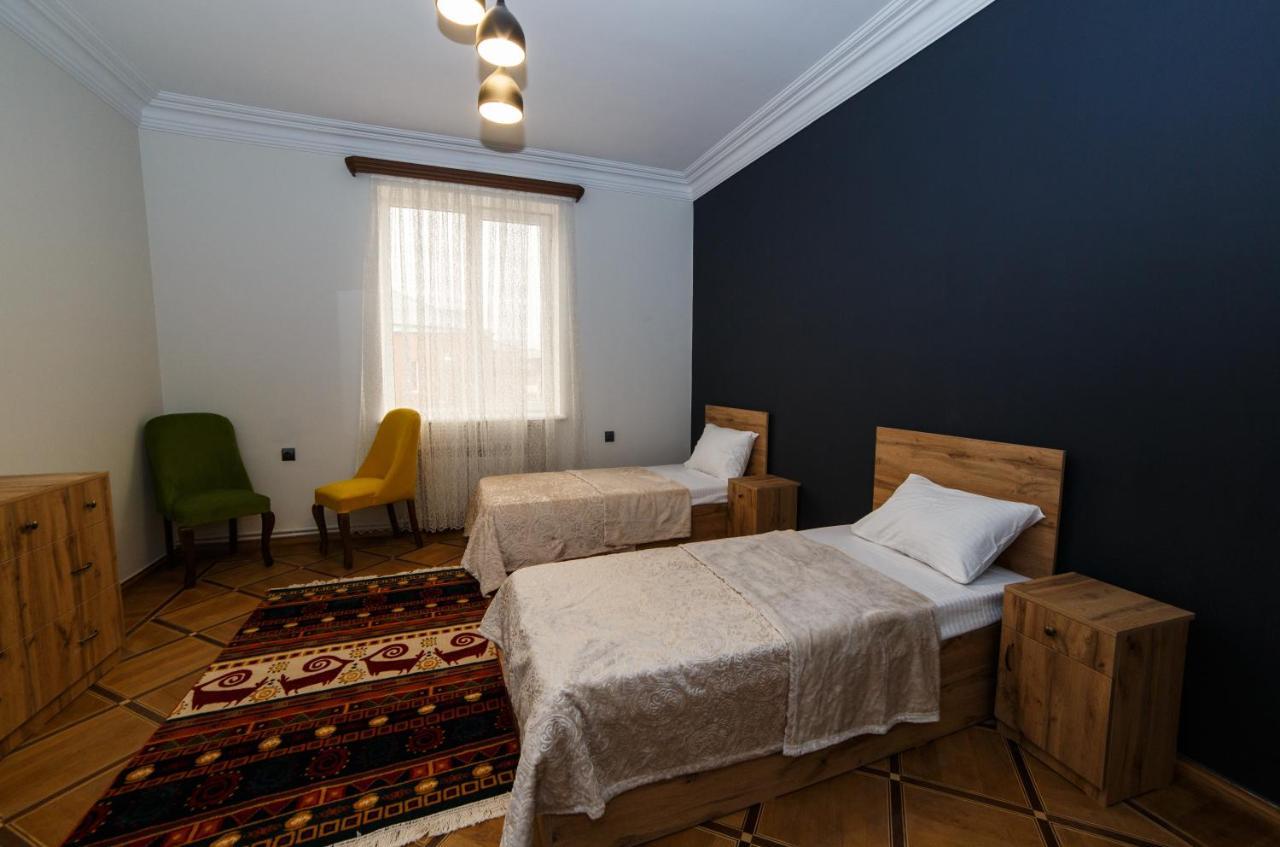 Red Castle Hotel Jerevan Buitenkant foto