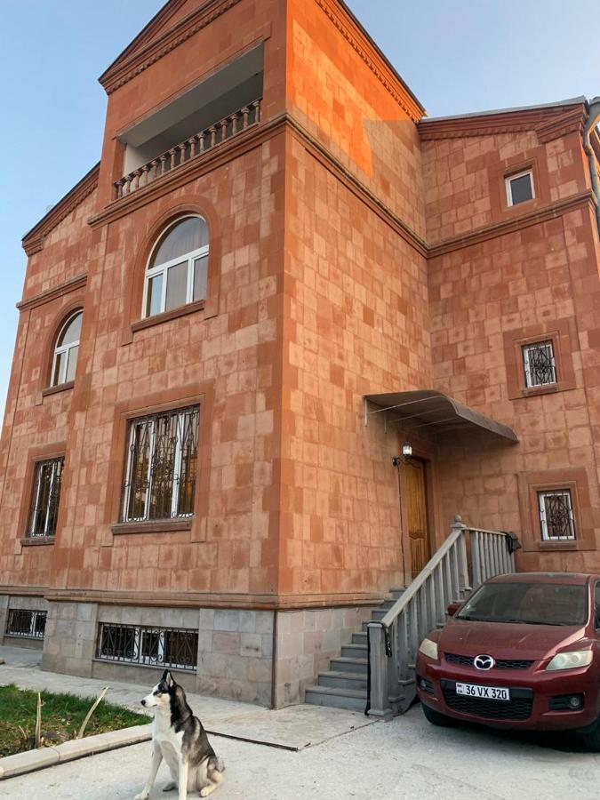 Red Castle Hotel Jerevan Buitenkant foto