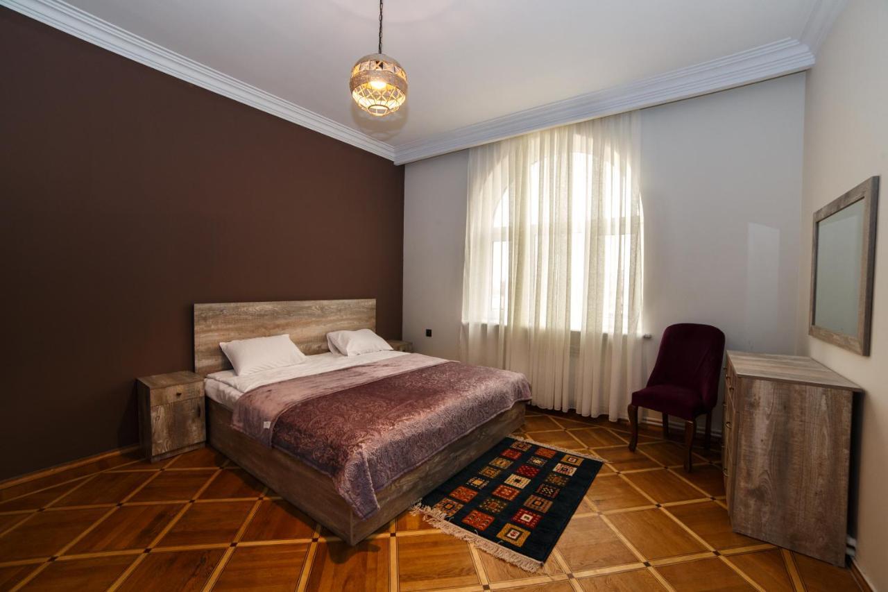 Red Castle Hotel Jerevan Buitenkant foto
