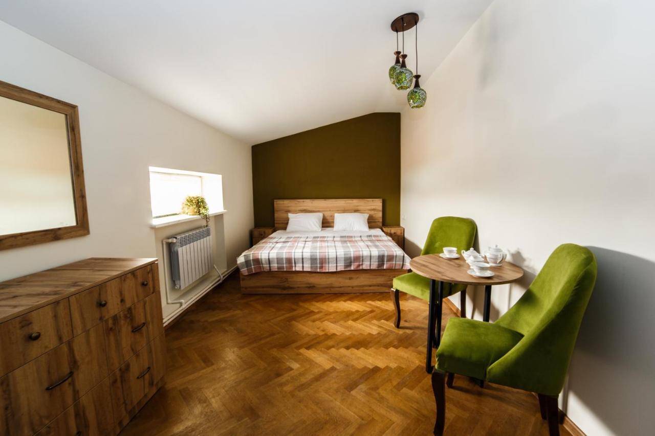 Red Castle Hotel Jerevan Buitenkant foto