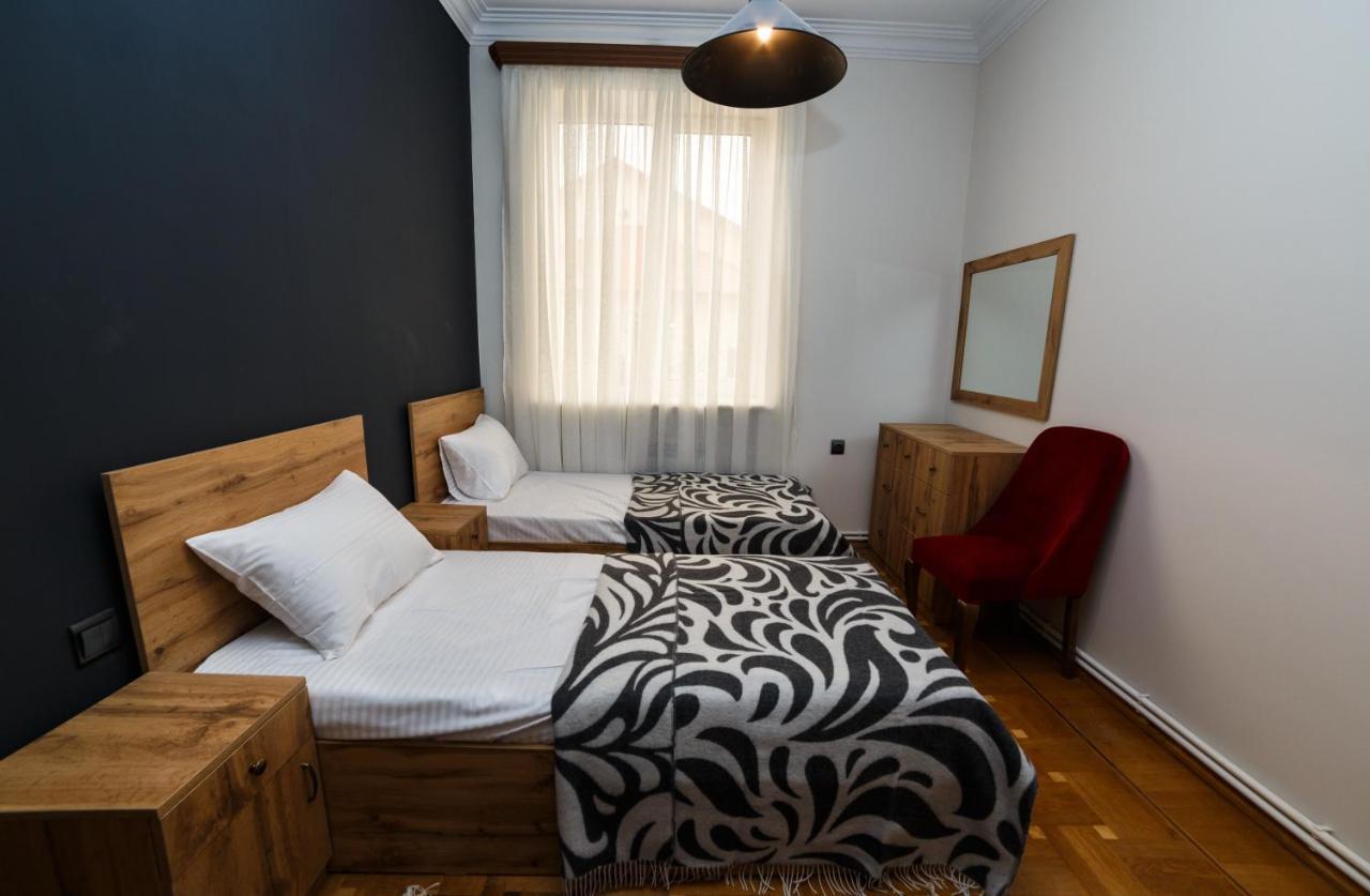 Red Castle Hotel Jerevan Buitenkant foto